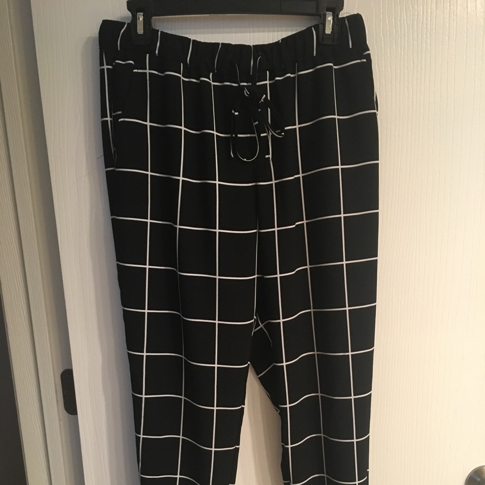 Windowpane joggers Target size M; only wore twice. Great condition.